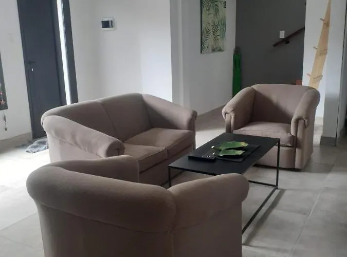 Casa Alem, Amplia Y Confortable.