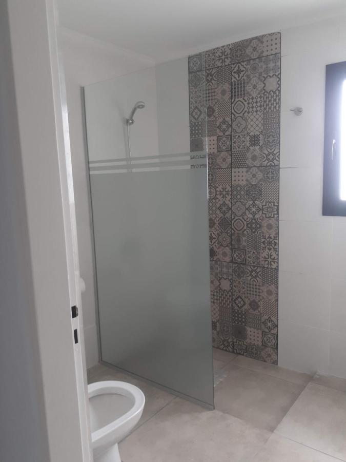Casa Alem, Amplia Y Confortable.