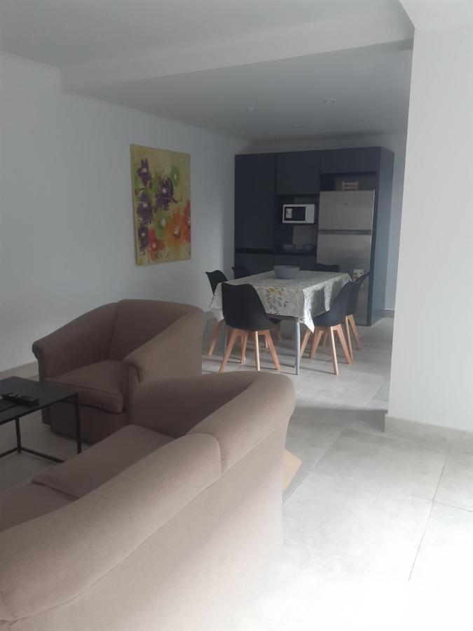 Casa Alem, Amplia Y Confortable. Holiday home